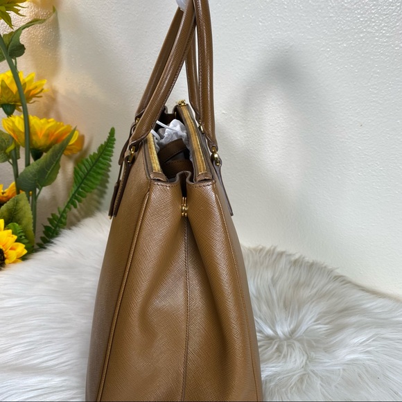 New Prada Galleria Saffiano Leather LARGE Bag NEW! - Picture 4 of 14